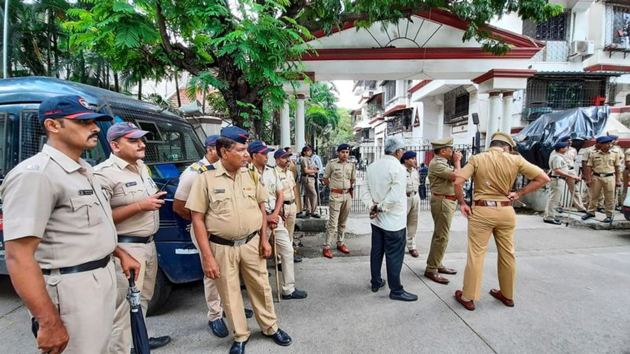 संपत्ति विवाद में मर्डर: छोटे भाई ने मौका देखकर बड़े भाई की हथौड़ा मारकर कर दी हत्या, गिरफ्तार