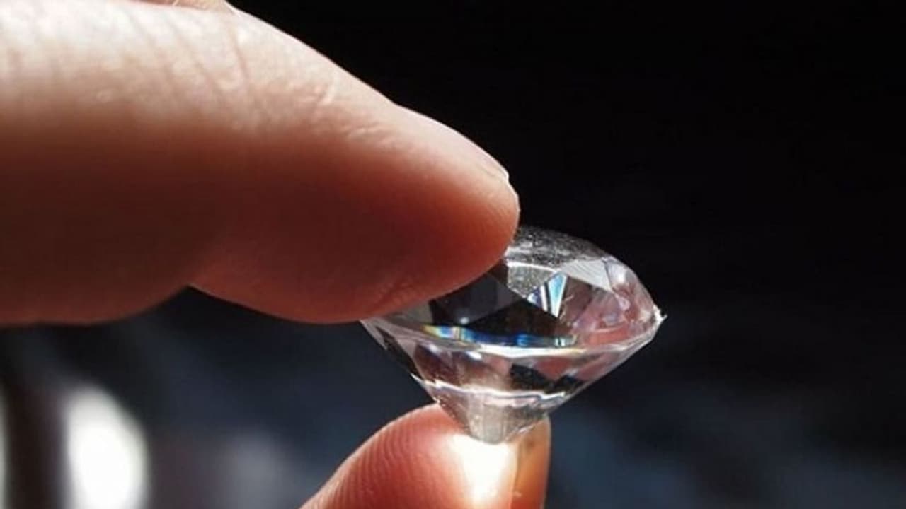 एमपी के पन्ना में दिहाड़ी मजदूर की किस्मत चमकी, खदान में खुदाई करते करते बन गया लखपति, मिलेंगे 12 लाख रुपए