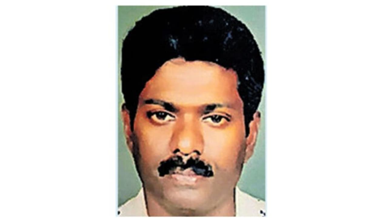 നാട്ടിലേക്ക് വരാനിരുന്ന ദിവസം പ്രവാസി മലയാളി കുഴഞ്ഞുവീണ് മരിച്ചു നാട്ടിലേക്ക് വരാനിരുന്ന ദിവസം പ്രവാസി മലയാളി കുഴഞ്ഞുവീണ് മരിച്ചു