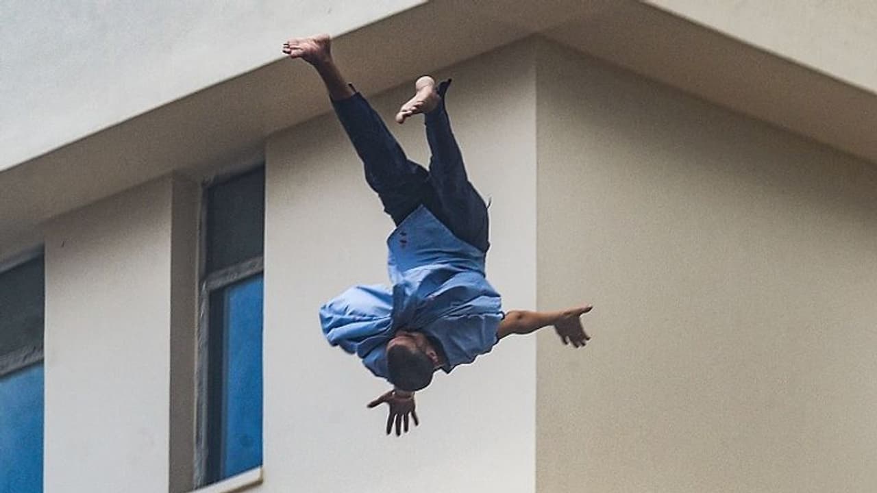 कोलकाता में अस्पताल के 8वें फ्लोर से कूदा मरीज, रोकने की हर कोशिश हुई नाकाम कोलकाता में अस्पताल के 8वें फ्लोर से कूदा मरीज, रोकने की हर कोशिश हुई नाकाम