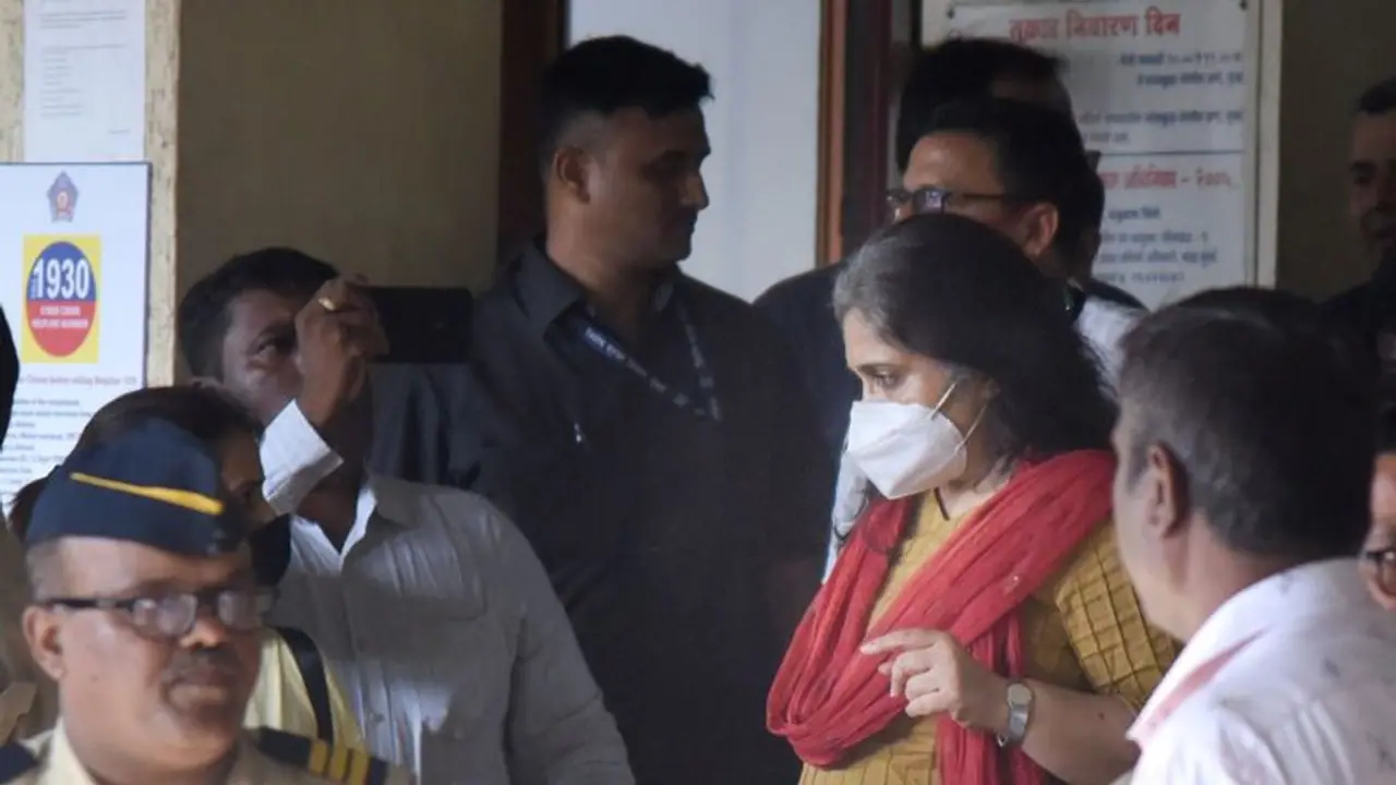 Activist Teesta Setalvad taken into custody for 'fabricating evidence' in Gujarat riots case