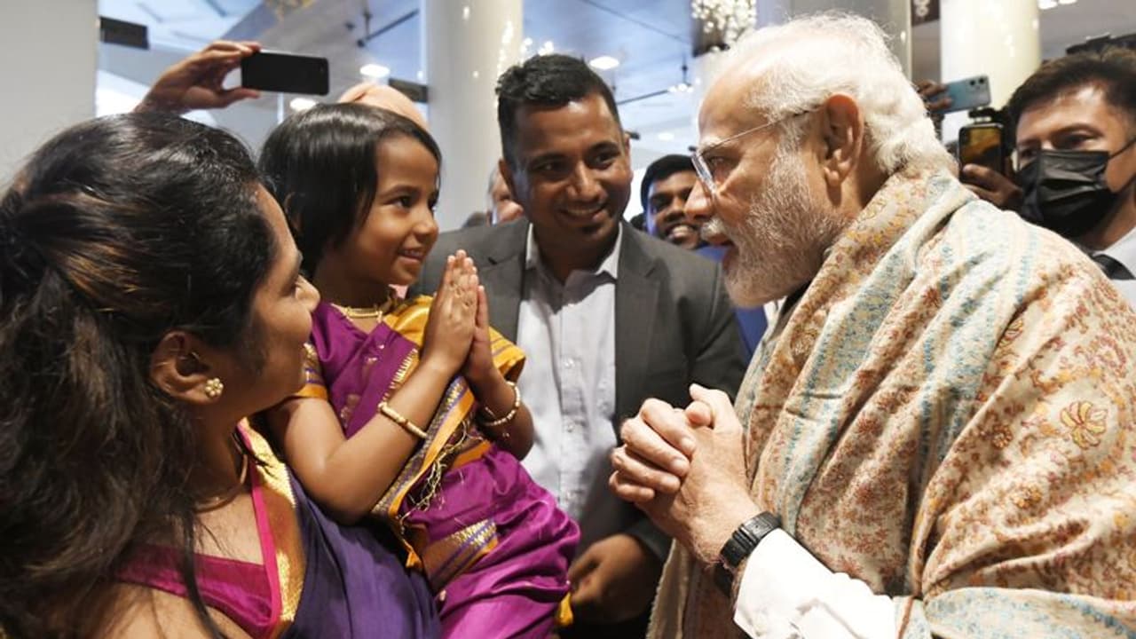 PM Modi: జర్మనీ చేరుకున్న ప్రధాని మోడీ.. ప్రవాస భారతీయ పిల్లలతో ముచ్చట.. ! PM Modi: జర్మనీ చేరుకున్న ప్రధాని మోడీ.. ప్రవాస భారతీయ పిల్లలతో ముచ్చట.. !