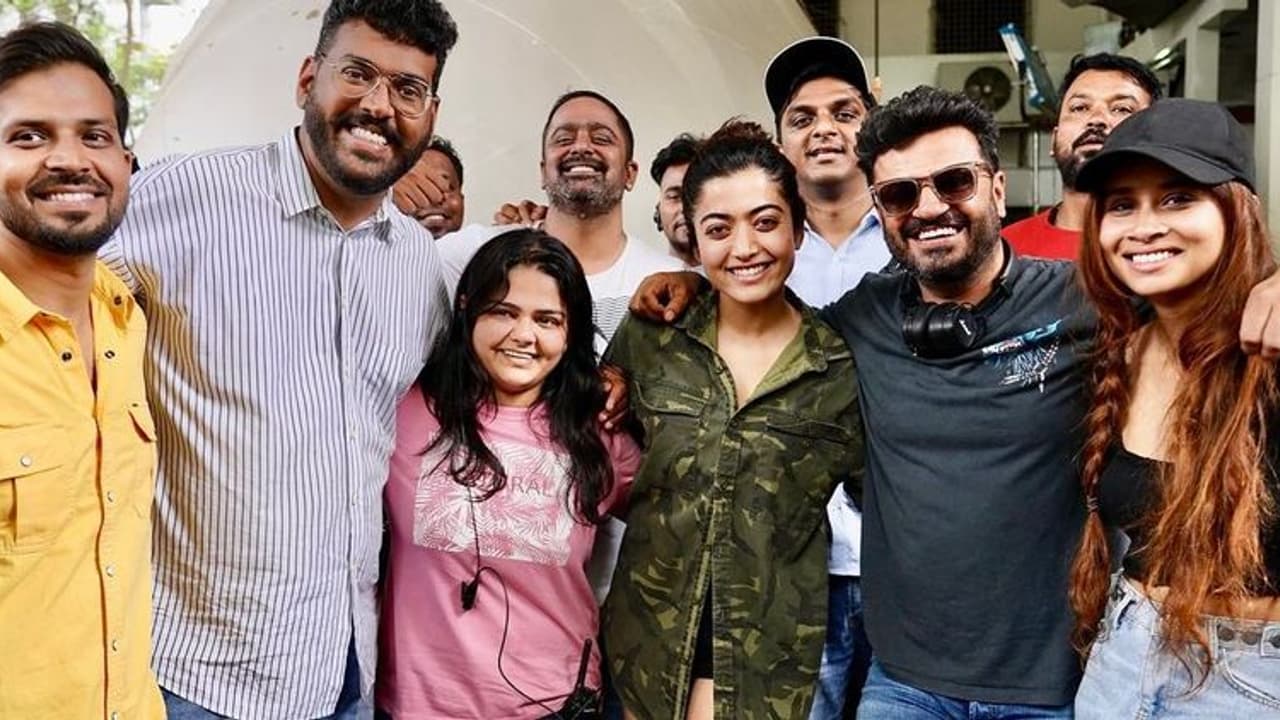 Rashmika mandananna: రష్మిక ఎమోషనల్ పోస్ట్... గుడ్ బై చెప్పడం ఇష్టం లేదంటూ...! Rashmika mandananna: రష్మిక ఎమోషనల్ పోస్ట్... గుడ్ బై చెప్పడం ఇష్టం లేదంటూ...!