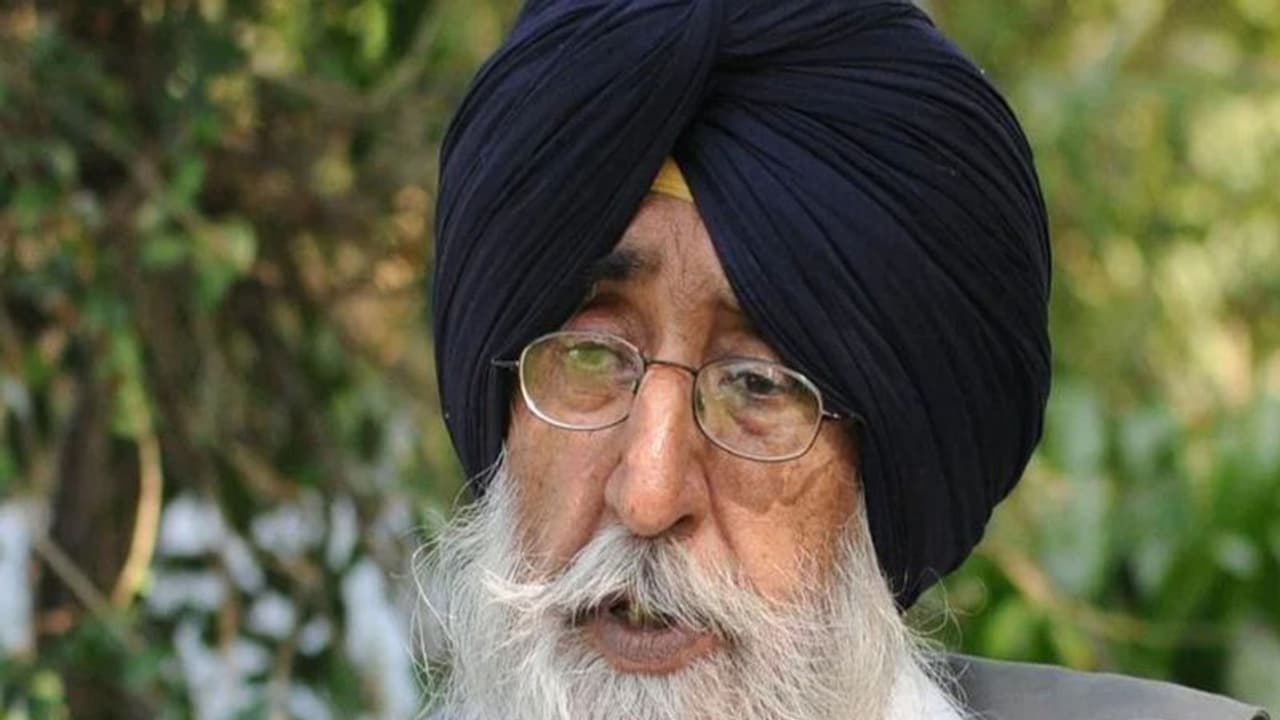 పంద్రాగస్ట్ వేడుకలు.. త్రివర్ణ పతాకం కాదు, సిక్కు జెండా ఎగురేయండి : అకాలీదళ్ ఎంపీ సంచలన వ్యాఖ్యలు పంద్రాగస్ట్ వేడుకలు.. త్రివర్ణ పతాకం కాదు, సిక్కు జెండా ఎగురేయండి : అకాలీదళ్ ఎంపీ సంచలన వ్యాఖ్యలు