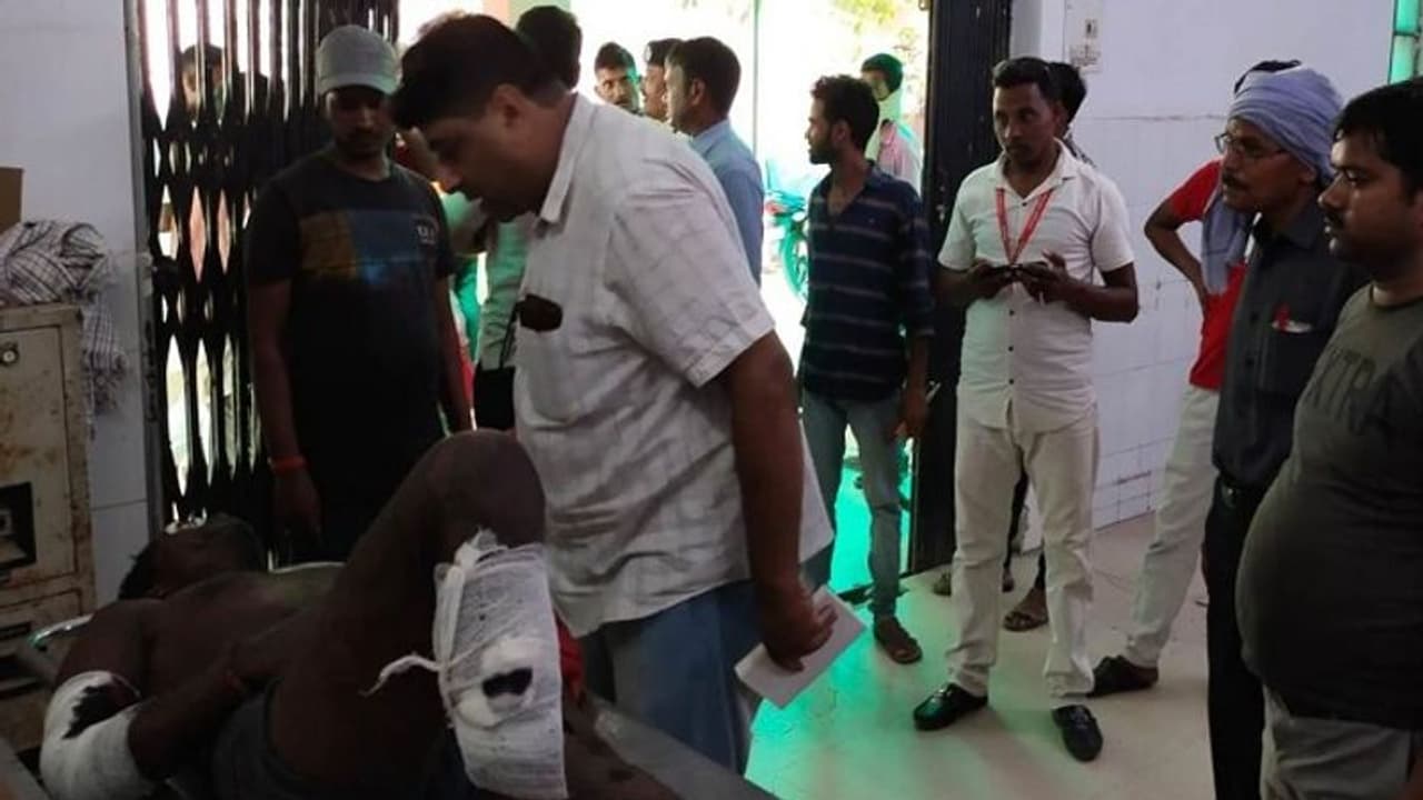 जमीन पर रखते ही ब्लास्ट हो गया ऑक्सीजन सिलिंडर, ट्रैक पर काम कर रहे दो रेलकर्मी समेत 4 हुए घायल