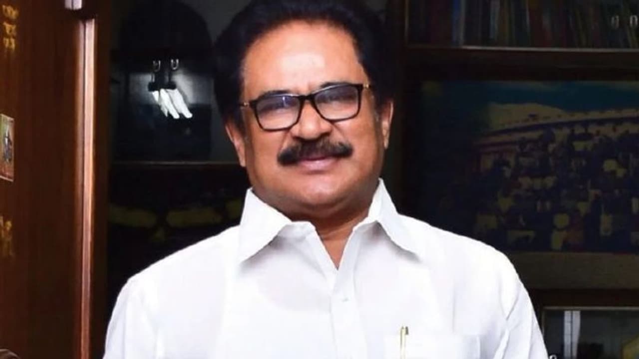 கர்நாடக தேர்தல் முடிவுகள் மோடிக்கு ஏற்பட்டுள்ள வீழ்ச்சி எம்.பி.திருநாவுக்கரசு பேட்டி கர்நாடக தேர்தல் முடிவுகள் மோடிக்கு ஏற்பட்டுள்ள வீழ்ச்சி எம்.பி.திருநாவுக்கரசு பேட்டி