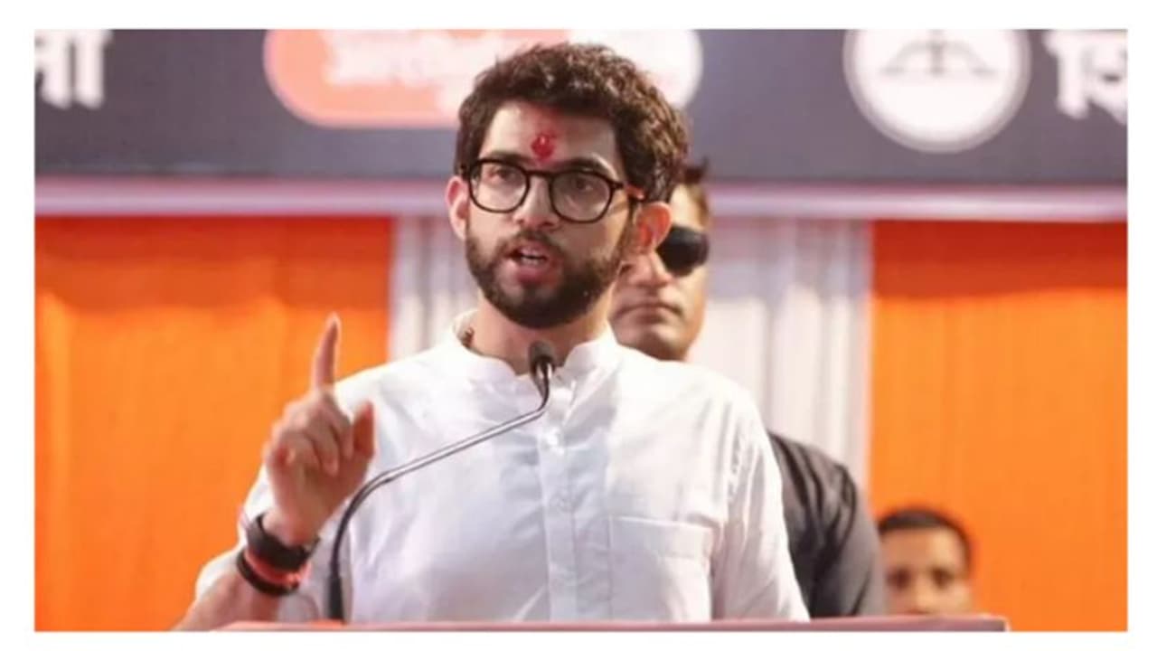 Maharashtra Political Crisis: తిరుగుబాటు ఎమ్మెల్యేలకు ఆదిత్య ఠాక్రే ఓపెన్ సవాల్.. ఏమన్నారంటే..? Maharashtra Political Crisis: తిరుగుబాటు ఎమ్మెల్యేలకు ఆదిత్య ఠాక్రే ఓపెన్ సవాల్.. ఏమన్నారంటే..?