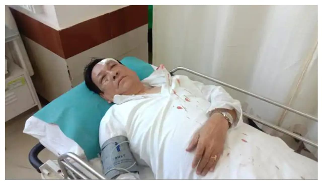 തെരഞ്ഞെടുപ്പ് ഫലത്തിന് പിന്നാലെ ത്രിപുരയിൽ ബിജെപി കോൺഗ്രസ് സംഘർഷം; പിസിസി പ്രസിഡന്റിന് പരിക്കേറ്റു തെരഞ്ഞെടുപ്പ് ഫലത്തിന് പിന്നാലെ ത്രിപുരയിൽ ബിജെപി കോൺഗ്രസ് സംഘർഷം; പിസിസി പ്രസിഡന്റിന് പരിക്കേറ്റു