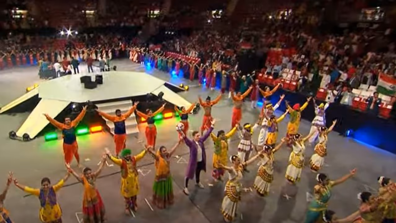 ಜರ್ಮನಿಯಲ್ಲಿನ ಮೋದಿ ಕಾರ್ಯಕ್ರಮದಲ್ಲಿ ಮೊಳಗಿತು ಕನ್ನಡ ಹಾಡು! ಜರ್ಮನಿಯಲ್ಲಿನ ಮೋದಿ ಕಾರ್ಯಕ್ರಮದಲ್ಲಿ ಮೊಳಗಿತು ಕನ್ನಡ ಹಾಡು!