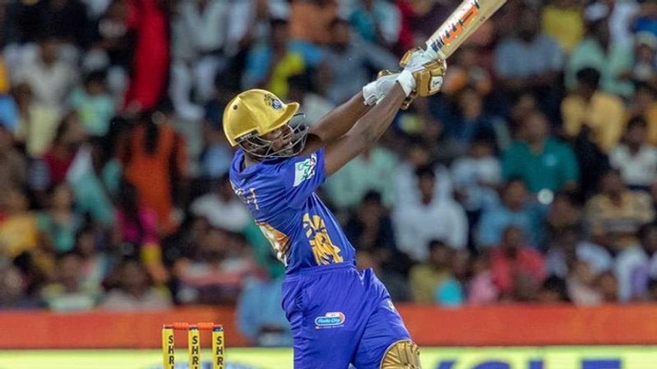 TNPL 2022: முகிலேஷ், ஷிஜித் அதிரடி பேட்டிங்.. திண்டுக்கல் அணிக்கு கடின இலக்கை நிர்ணயித்த கோவை அணி TNPL 2022: முகிலேஷ், ஷிஜித் அதிரடி பேட்டிங்.. திண்டுக்கல் அணிக்கு கடின இலக்கை நிர்ணயித்த கோவை அணி