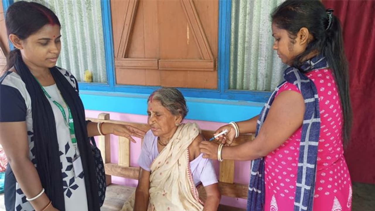 Corona Virus: फिर मिले कोरोना के 17000 नए केस, देश में एक्टिव केस 94 हजार से अधिक, वैक्सीनेशन 197.11 करोड़ पार Corona Virus: फिर मिले कोरोना के 17000 नए केस, देश में एक्टिव केस 94 हजार से अधिक, वैक्सीनेशन 197.11 करोड़ पार