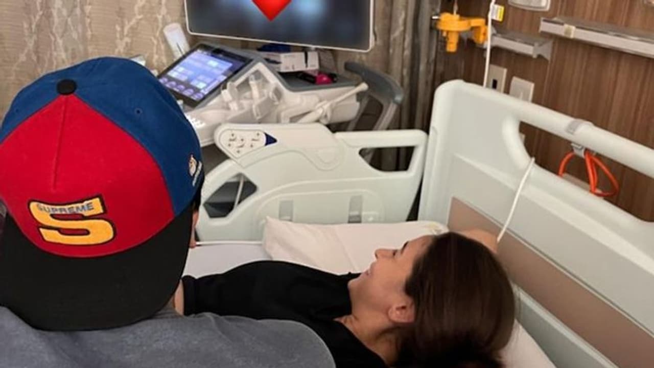 Alia pregnant ; मां बनने वाली हैं 29 साल की आलिया भट्ट, शादी के दो महीने बाद फोटो शेयर कर दी खुशखबरी Alia pregnant ; मां बनने वाली हैं 29 साल की आलिया भट्ट, शादी के दो महीने बाद फोटो शेयर कर दी खुशखबरी