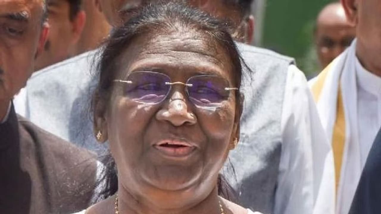 राष्ट्रपति पद की प्रत्याशी द्रौपदी मुर्मू आज आएंगी लखनऊ, BJP व गैर भाजपाई दलों से करेंगी समर्थन की अपील राष्ट्रपति पद की प्रत्याशी द्रौपदी मुर्मू आज आएंगी लखनऊ, BJP व गैर भाजपाई दलों से करेंगी समर्थन की अपील