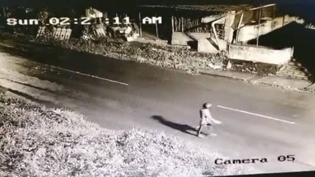 വീട്ടുകാർ കല്യാണത്തിന് പോയ സമയത്ത് വീട് കുത്തിത്തുറന്ന് സ്വർണവും പണവും കവർന്നു വീട്ടുകാർ കല്യാണത്തിന് പോയ സമയത്ത് വീട് കുത്തിത്തുറന്ന് സ്വർണവും പണവും കവർന്നു