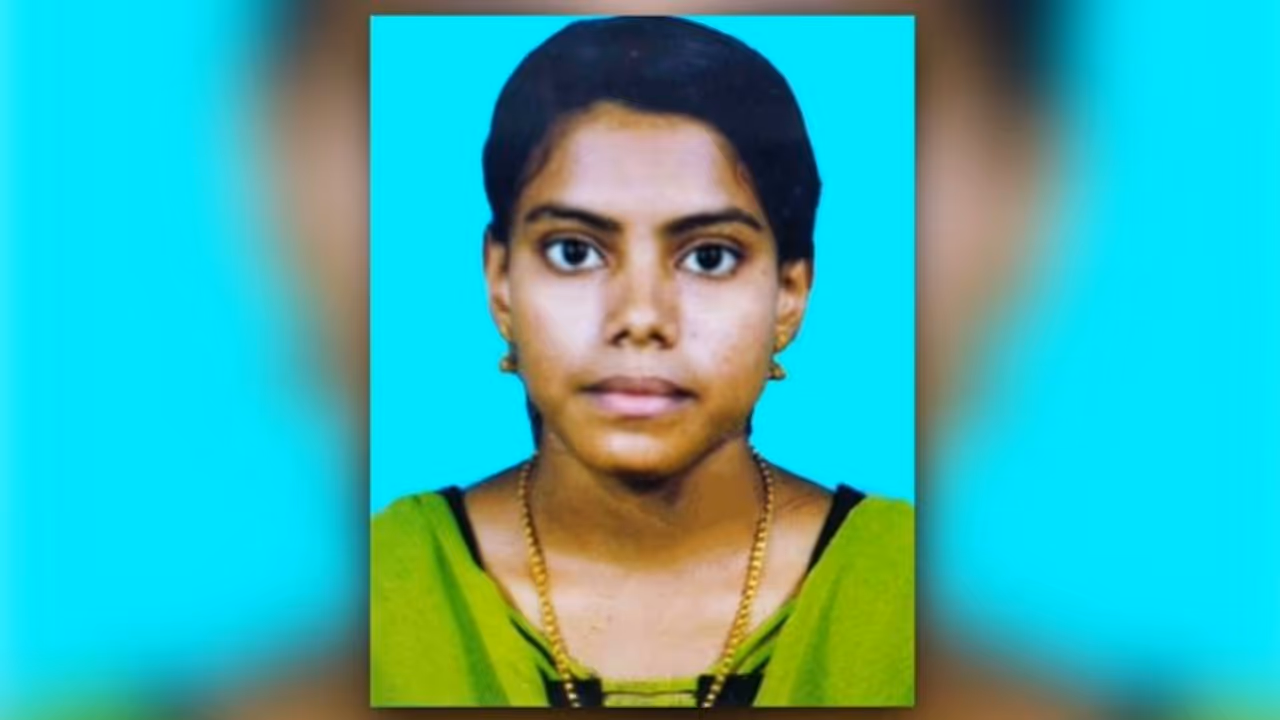 ഭർതൃവീട്ടിൽ ആത്മഹത്യക്ക് ശ്രമിച്ച യുവതി മരിച്ചു, ഭർതൃ പീഡനമെന്ന് ബന്ധുക്കൾ ഭർതൃവീട്ടിൽ ആത്മഹത്യക്ക് ശ്രമിച്ച യുവതി മരിച്ചു, ഭർതൃ പീഡനമെന്ന് ബന്ധുക്കൾ