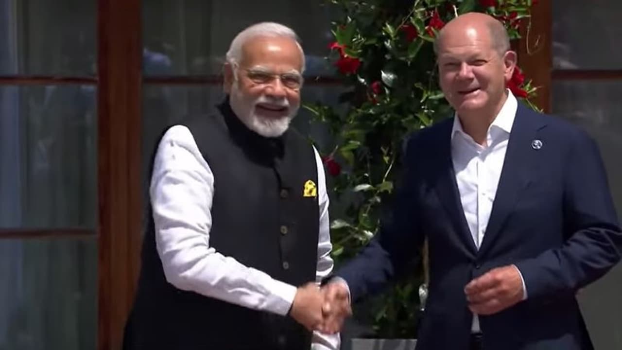 ஜி7 உச்சி மாநாட்டில் பங்கேற்க ஜெர்மனி சென்ற பிரதமர் மோடி… அந்நாட்டு அதிபருடன் சந்திப்பு!!