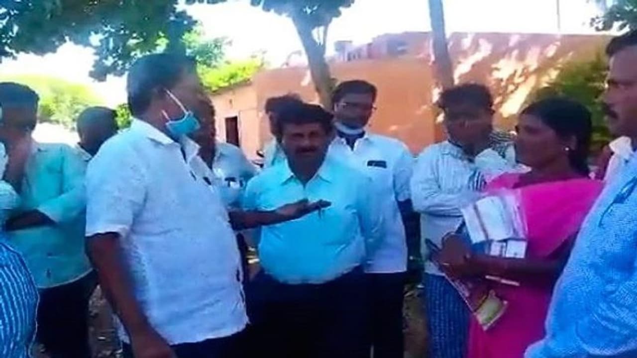 ದಲಿತರೆಂದು ಮನೆಯೊಳಗೆ ಸೇರಿಸಲ್ಲ ಸರ್..ಹೇಗೆ ಕೆಲಸ ಮಾಡ್ಲಿ, ಆಶಾ ಕಾರ್ಯಕರ್ತೆ ಕಣ್ಣೀರು