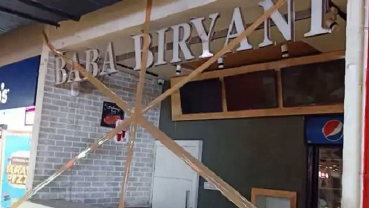 Kanpur Violence: ಮುಖ್ತಾರ್ ಬಾಬಾನ 'ಬಾಬಾ ಬಿರಿಯಾನಿ' ಹೋಟೆಲ್ ಮುಚ್ಚಿಸಿದ ಯೋಗಿ ಸರ್ಕಾರ! Kanpur Violence: ಮುಖ್ತಾರ್ ಬಾಬಾನ 'ಬಾಬಾ ಬಿರಿಯಾನಿ' ಹೋಟೆಲ್ ಮುಚ್ಚಿಸಿದ ಯೋಗಿ ಸರ್ಕಾರ!