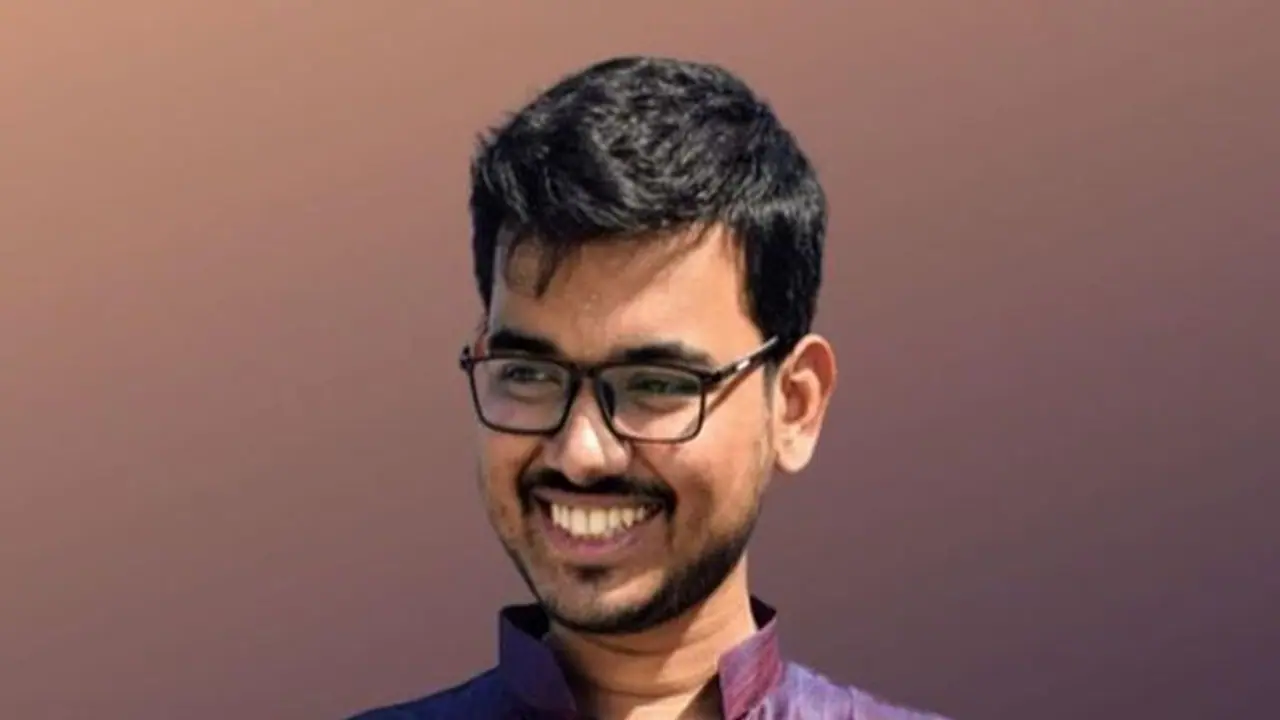 google, Amazon வேண்டாம்! படிக்கும்போதே facebookக்கில் வேலை பெற்ற அங்கன்வாடி ஊழியர் மகன் google, Amazon வேண்டாம்! படிக்கும்போதே facebookக்கில் வேலை பெற்ற அங்கன்வாடி ஊழியர் மகன்