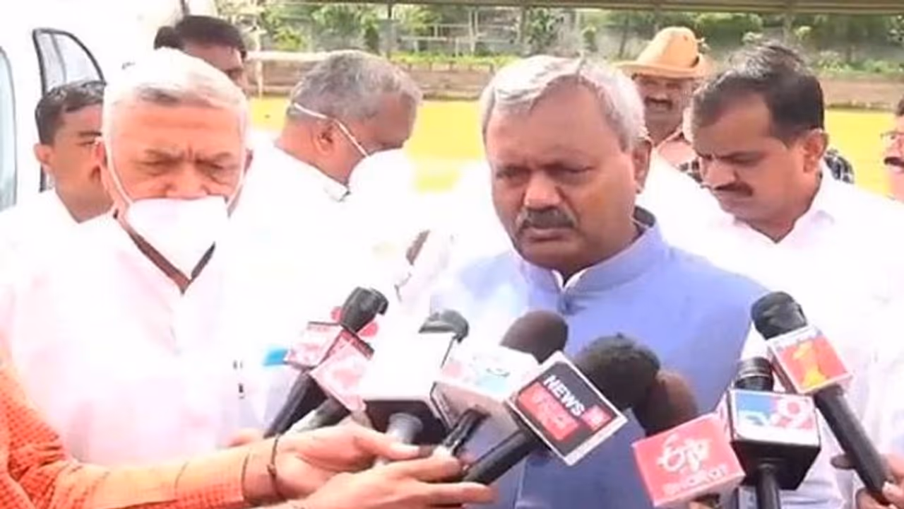 ಈ ಬಾರಿ ಬಿಜೆಪಿ 140 ಹೆಚ್ಚಿನ ಕ್ಷೇತ್ರಗಳಲ್ಲಿ ಗೆಲುವು: ಸಚಿವ ಎಸ್.ಟಿ.ಸೋಮಶೇಖರ್ ಈ ಬಾರಿ ಬಿಜೆಪಿ 140 ಹೆಚ್ಚಿನ ಕ್ಷೇತ್ರಗಳಲ್ಲಿ ಗೆಲುವು: ಸಚಿವ ಎಸ್.ಟಿ.ಸೋಮಶೇಖರ್