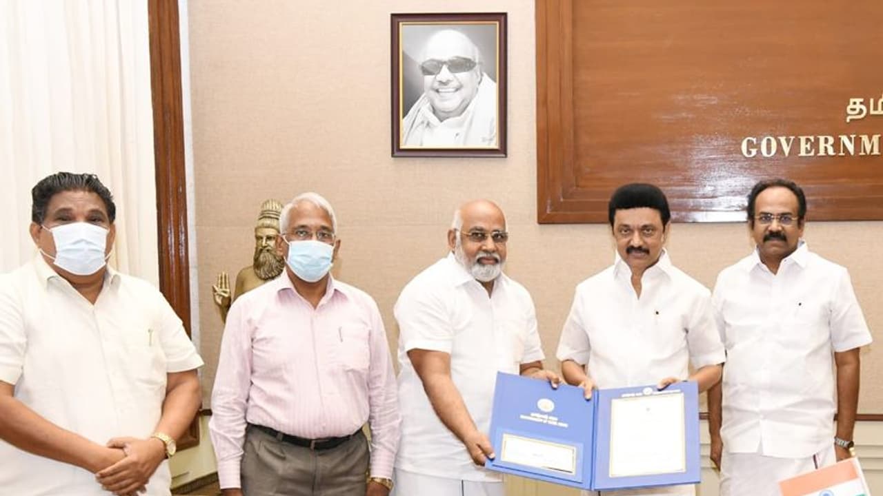 நவி மும்பை தமிழ்ச்சங்க கட்டிட விரிவாக்கம் பணி..! ரூ.50 லட்சம் வழங்கினார் தமிழக முதலமைச்சர் நவி மும்பை தமிழ்ச்சங்க கட்டிட விரிவாக்கம் பணி..! ரூ.50 லட்சம் வழங்கினார் தமிழக முதலமைச்சர்