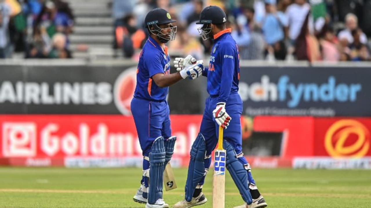 দীপক হুডার অনবদ্য শতরান, সঞ্জু স্যামসনের দুরন্ত ব্যাটিং, আয়ারল্য়ান্ডকে ২২৬ রানের টার্গেট দিল ভারত দীপক হুডার অনবদ্য শতরান, সঞ্জু স্যামসনের দুরন্ত ব্যাটিং, আয়ারল্য়ান্ডকে ২২৬ রানের টার্গেট দিল ভারত