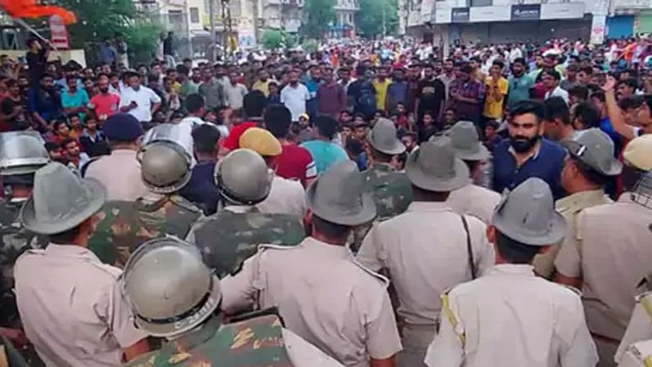 Udaipur Murder Case : రాజస్థాన్ లో హై టెన్షన్.. రాష్ట్ర వ్యాప్తంగా ఇంటర్నెట్ బంద్.. సమావేశాలు నిషేధం