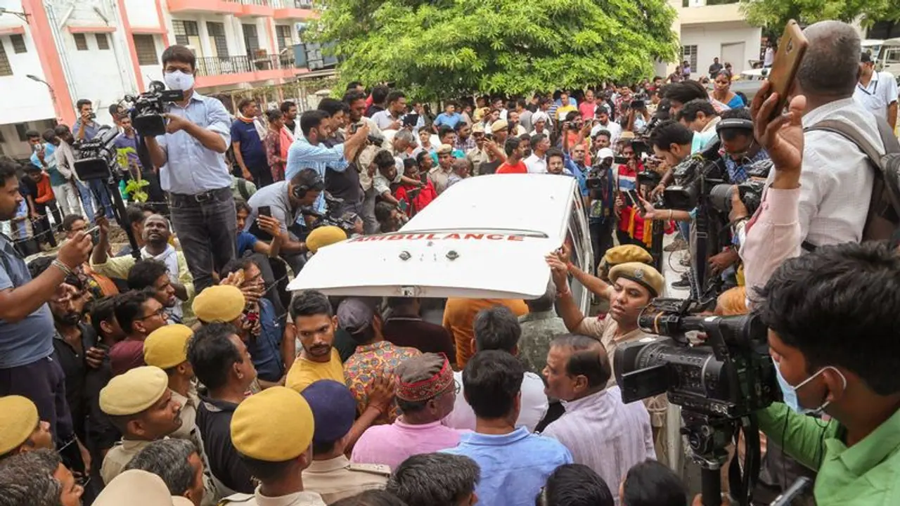 Udaipur tailor Kanhaiya Lal cremated, funeral procession amid tight security Udaipur tailor Kanhaiya Lal cremated, funeral procession amid tight security