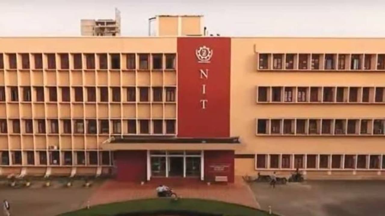 மாணவர்களுக்கு ரூ. 46 லட்சத்தில் வேலை.. என்.ஐ.டி. ரூர்கேலா அதிரடி...! மாணவர்களுக்கு ரூ. 46 லட்சத்தில் வேலை.. என்.ஐ.டி. ரூர்கேலா அதிரடி...!