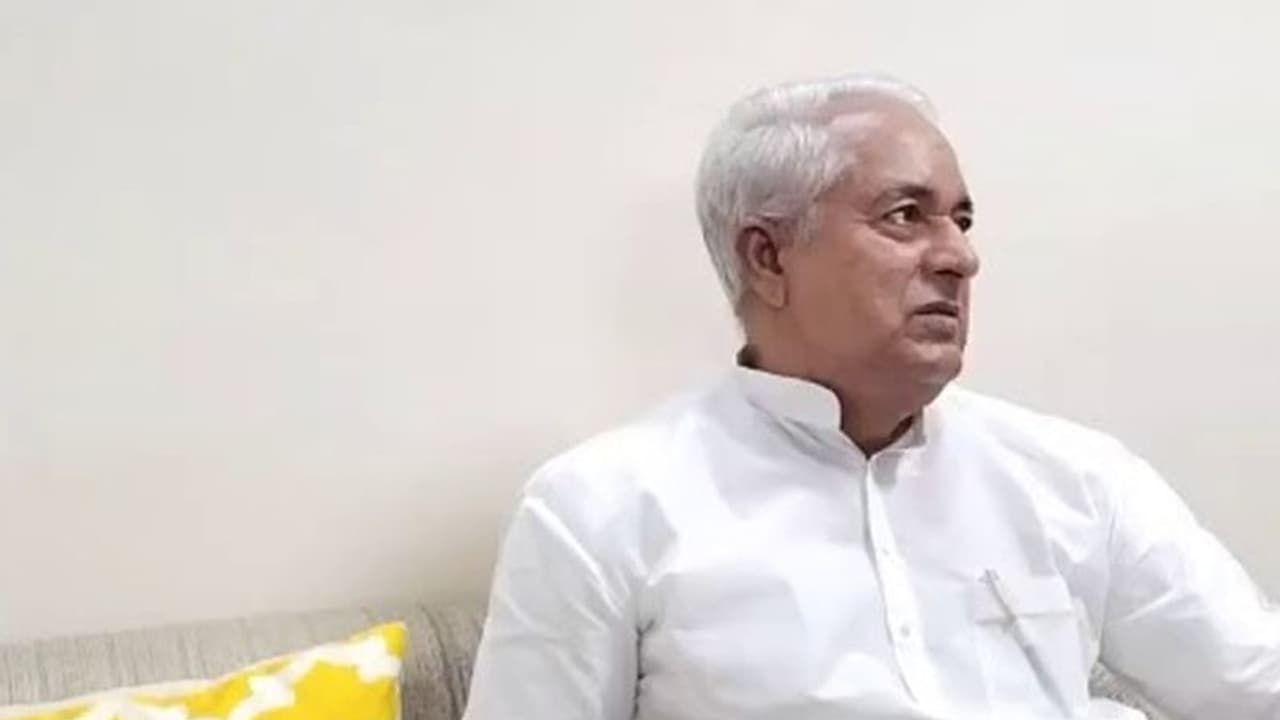 दिनदहाड़े कन्हैयालाल का गला काट दिया जाता है, दुख जताने की जगह शर्मनाक बयान देने में जुटे गहलोत के मंत्री दिनदहाड़े कन्हैयालाल का गला काट दिया जाता है, दुख जताने की जगह शर्मनाक बयान देने में जुटे गहलोत के मंत्री