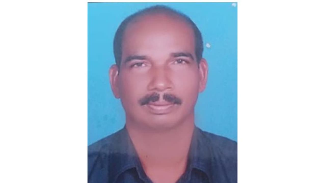 ബാൽക്കണിയിൽ നിന്ന് താഴെ വീണ് മരിച്ച പ്രവാസിയുടെ മൃതദേഹം നാട്ടിലെത്തിച്ചു ബാൽക്കണിയിൽ നിന്ന് താഴെ വീണ് മരിച്ച പ്രവാസിയുടെ മൃതദേഹം നാട്ടിലെത്തിച്ചു