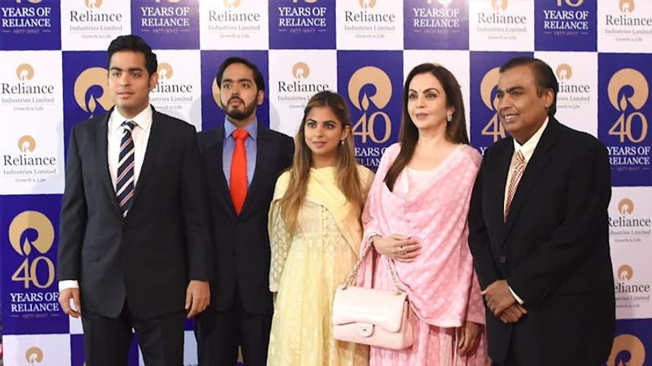 റിലയൻസ് സാമ്രാജ്യത്തിന്റെ നേതൃത്വം തന്റെ കൈയിൽ തന്നെയെന്ന് മുകേഷ് അംബാനി