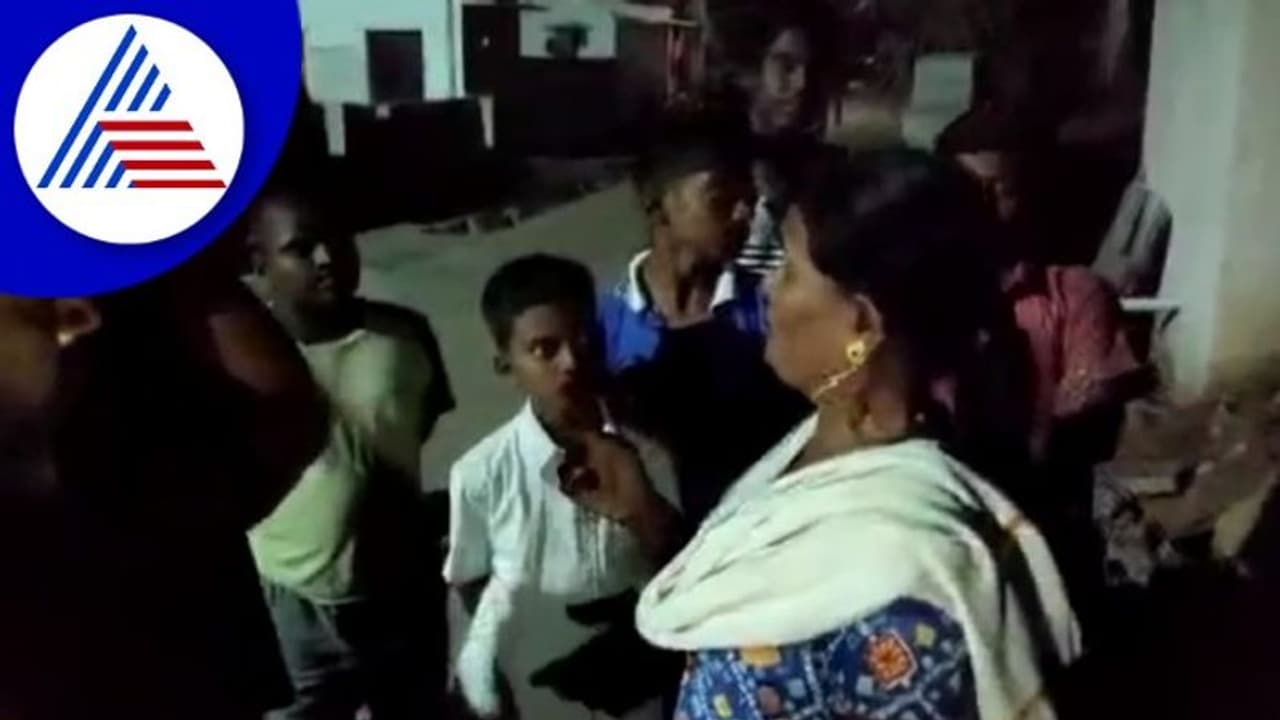 Chitradurgaದಲ್ಲಿ ಇನ್ನೂ ನಿಲ್ಲದ ಬಲವಂತದ ಮತಾಂತರ! Chitradurgaದಲ್ಲಿ ಇನ್ನೂ ನಿಲ್ಲದ ಬಲವಂತದ ಮತಾಂತರ!