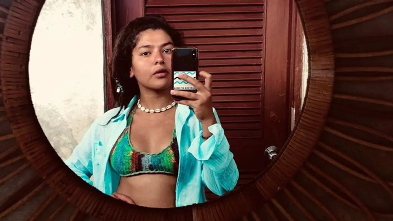 'तारक मेहता...' की इस कलाकार ने बिकिनी में शेयर की मिरर सेल्फी, फैंस बोले 'तुम बदल गई हो'