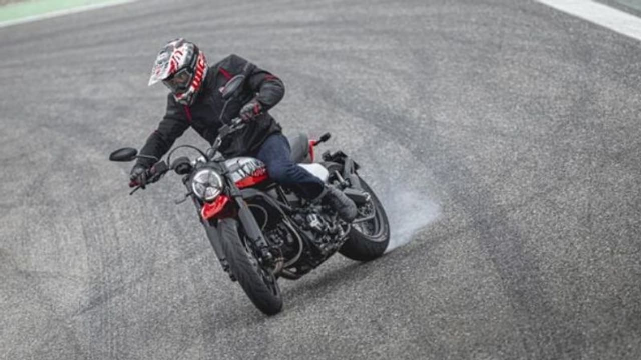 അർബൻ മോട്ടാർഡുമായി ഡ്യുക്കാറ്റി അർബൻ മോട്ടാർഡുമായി ഡ്യുക്കാറ്റി