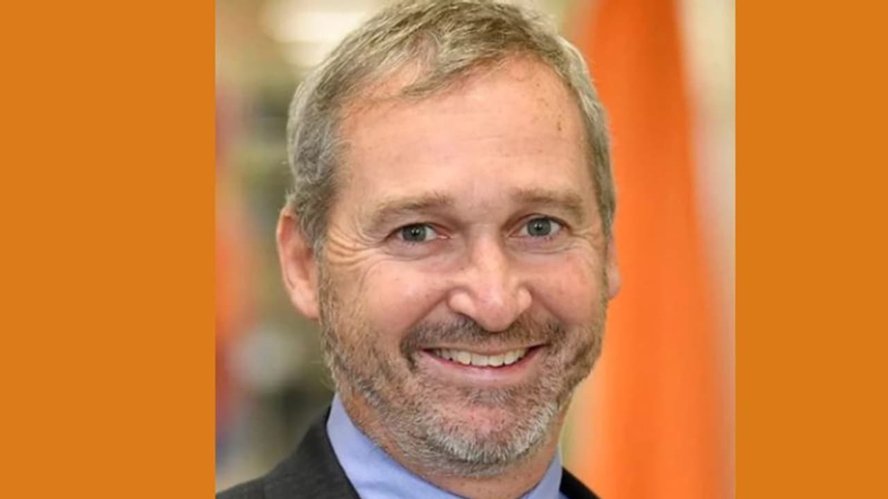 ഒരു പണിയും ചെയ്യാതെ ബീച്ചിലിരിക്കണം ജോലി രാജിവെച്ച് 68 ബില്യൺ ഡോളർ കമ്പനിയുടെ സിഇഒ ഒരു പണിയും ചെയ്യാതെ ബീച്ചിലിരിക്കണം ജോലി രാജിവെച്ച് 68 ബില്യൺ ഡോളർ കമ്പനിയുടെ സിഇഒ