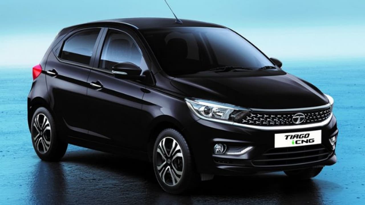 టాటా టియాగో CNG కారు కేవలం రూ. 52 వేలకే కొనే అవకాశం..మైలేజీ, ఫీచర్లు తెలిస్తే ఎగిరి గంతేయడం ఖాయం... టాటా టియాగో CNG కారు కేవలం రూ. 52 వేలకే కొనే అవకాశం..మైలేజీ, ఫీచర్లు తెలిస్తే ఎగిరి గంతేయడం ఖాయం...