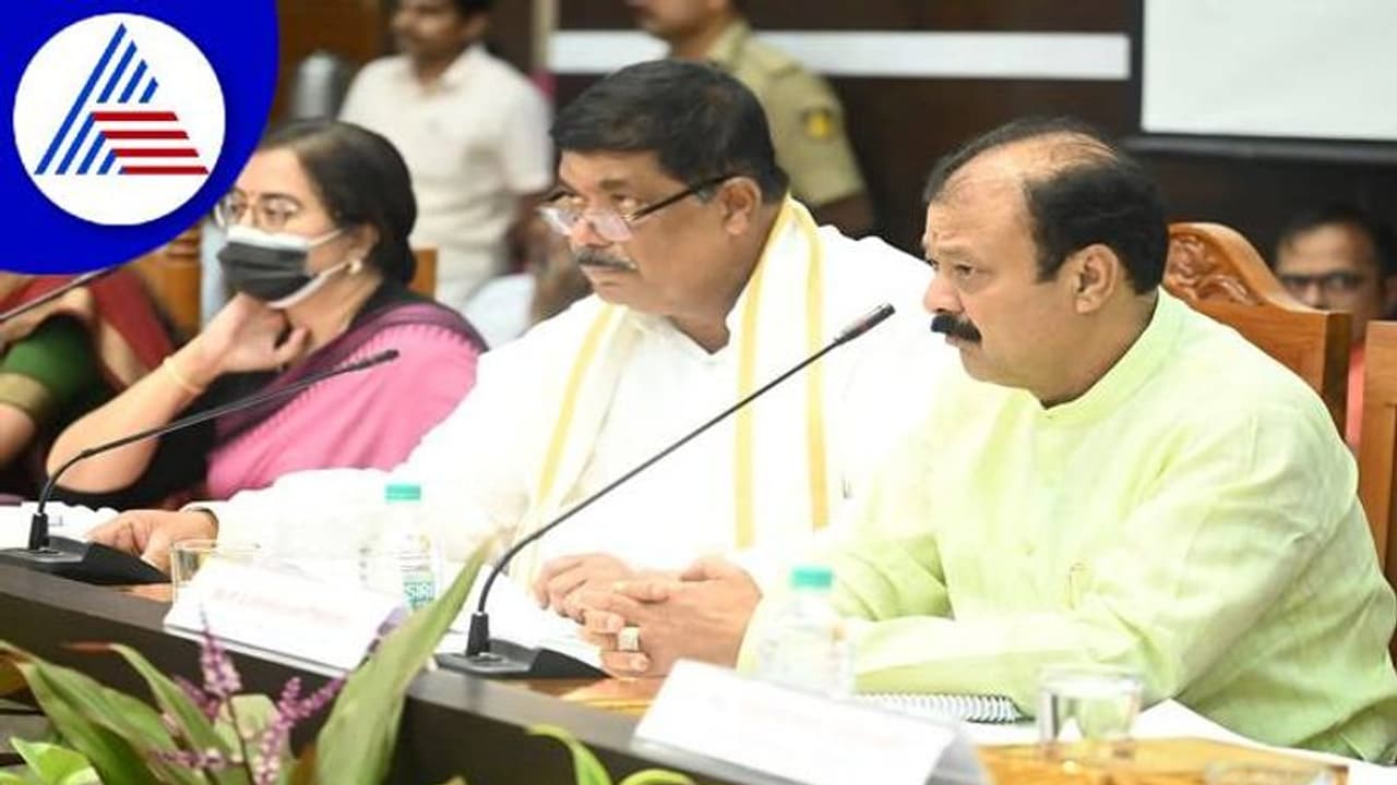 ನಕಲಿ ಗೊಬ್ಬರ ಮಾರಾಟ ಕಂಡು ಬಂದರೆ ಕ್ರಿಮಿನಲ್ ಮೊಕದ್ದಮೆ: ಸಚಿವ ಗೋಪಾಲಯ್ಯ ನಕಲಿ ಗೊಬ್ಬರ ಮಾರಾಟ ಕಂಡು ಬಂದರೆ ಕ್ರಿಮಿನಲ್ ಮೊಕದ್ದಮೆ: ಸಚಿವ ಗೋಪಾಲಯ್ಯ