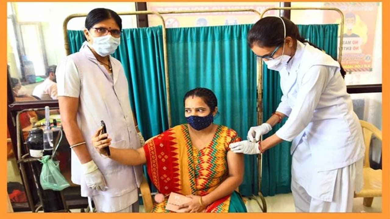 Corona virus: देश में एक्टिव केस 1 लाख के पार, नए केस 18000 से अधिक मिले, पढ़िए पूरी डिटेल्स Corona virus: देश में एक्टिव केस 1 लाख के पार, नए केस 18000 से अधिक मिले, पढ़िए पूरी डिटेल्स