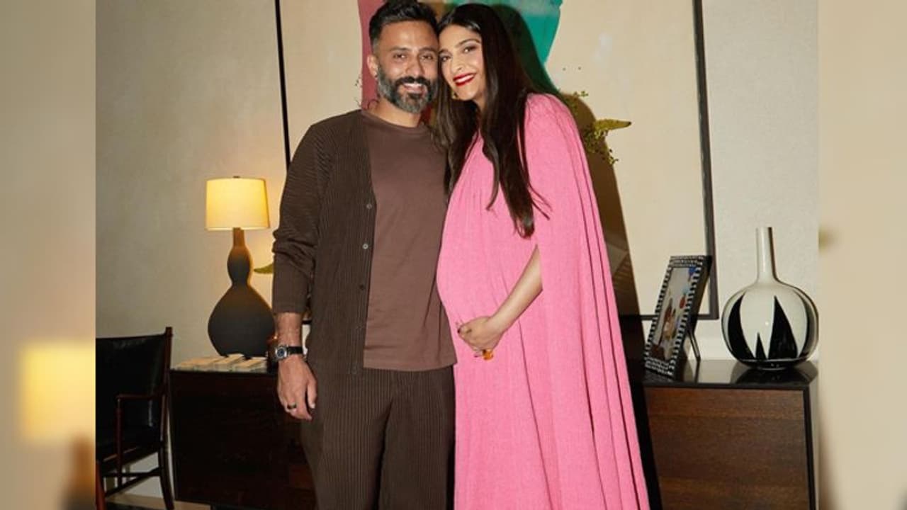 সোনম কাপুরের বেবি শাওয়ারের জন্য বলিউডের কাকে কাকে নিমন্ত্রণ করা হচ্ছে জেনে নিন সোনম কাপুরের বেবি শাওয়ারের জন্য বলিউডের কাকে কাকে নিমন্ত্রণ করা হচ্ছে জেনে নিন