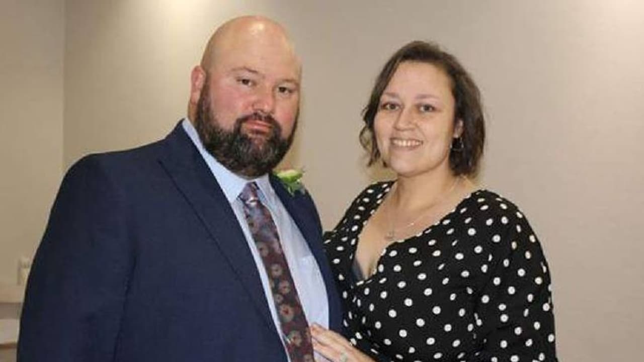 Husband for Rent: భర్తను మహిళలకు అద్దెకు ఇస్తున్న భార్య.. రోజుకు రూ. 3 వేలు.. ! Husband for Rent: భర్తను మహిళలకు అద్దెకు ఇస్తున్న భార్య.. రోజుకు రూ. 3 వేలు.. !