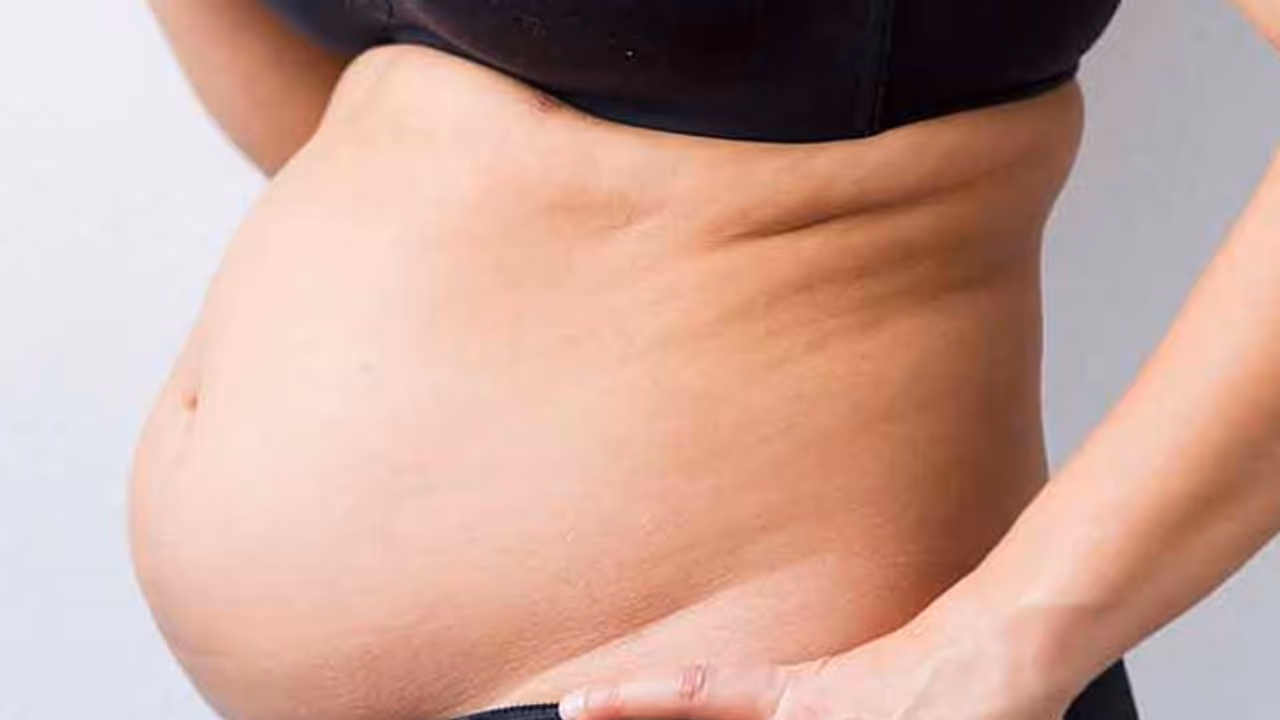 गुब्बारे जैसी पेट की चर्बी को कम करने के लिए सुबह उठते से ही करें यह 5 काम