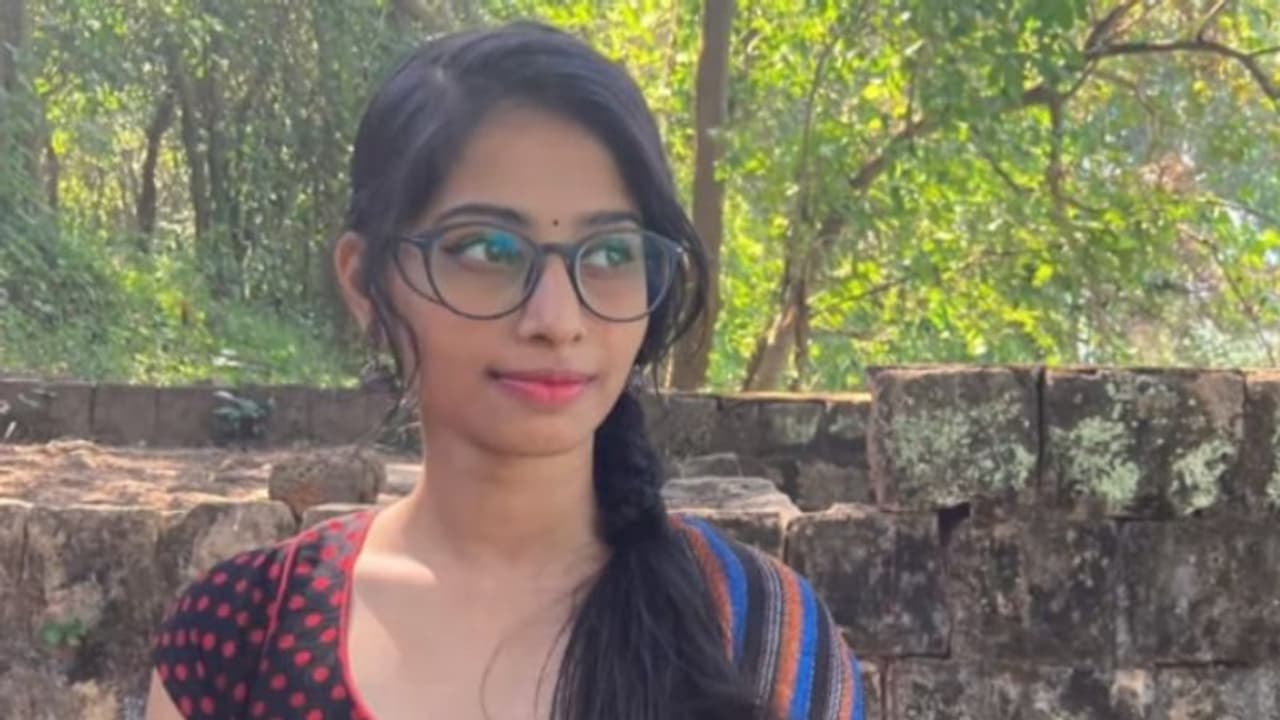 ശ്രീലക്ഷ്മിയുടെ മരണം: വാക്സീനെടുത്തതിലോ ഗുണനിലവാരത്തിലോ കുഴപ്പമില്ലെന്ന് പ്രത്യേക സംഘത്തിന്റെ റിപ്പോർട്ട് ശ്രീലക്ഷ്മിയുടെ മരണം: വാക്സീനെടുത്തതിലോ ഗുണനിലവാരത്തിലോ കുഴപ്പമില്ലെന്ന് പ്രത്യേക സംഘത്തിന്റെ റിപ്പോർട്ട്