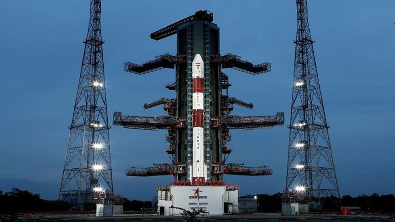 ISRO Reusable Rocket ಮರುಬಳಕೆ ಮಾಡಬಹುದಾದ ರಾಕೆಟ್ ನಿರ್ಮಾಣ ಮಾಡಲಿರುವ ಇಸ್ರೋ! ISRO Reusable Rocket ಮರುಬಳಕೆ ಮಾಡಬಹುದಾದ ರಾಕೆಟ್ ನಿರ್ಮಾಣ ಮಾಡಲಿರುವ ಇಸ್ರೋ!