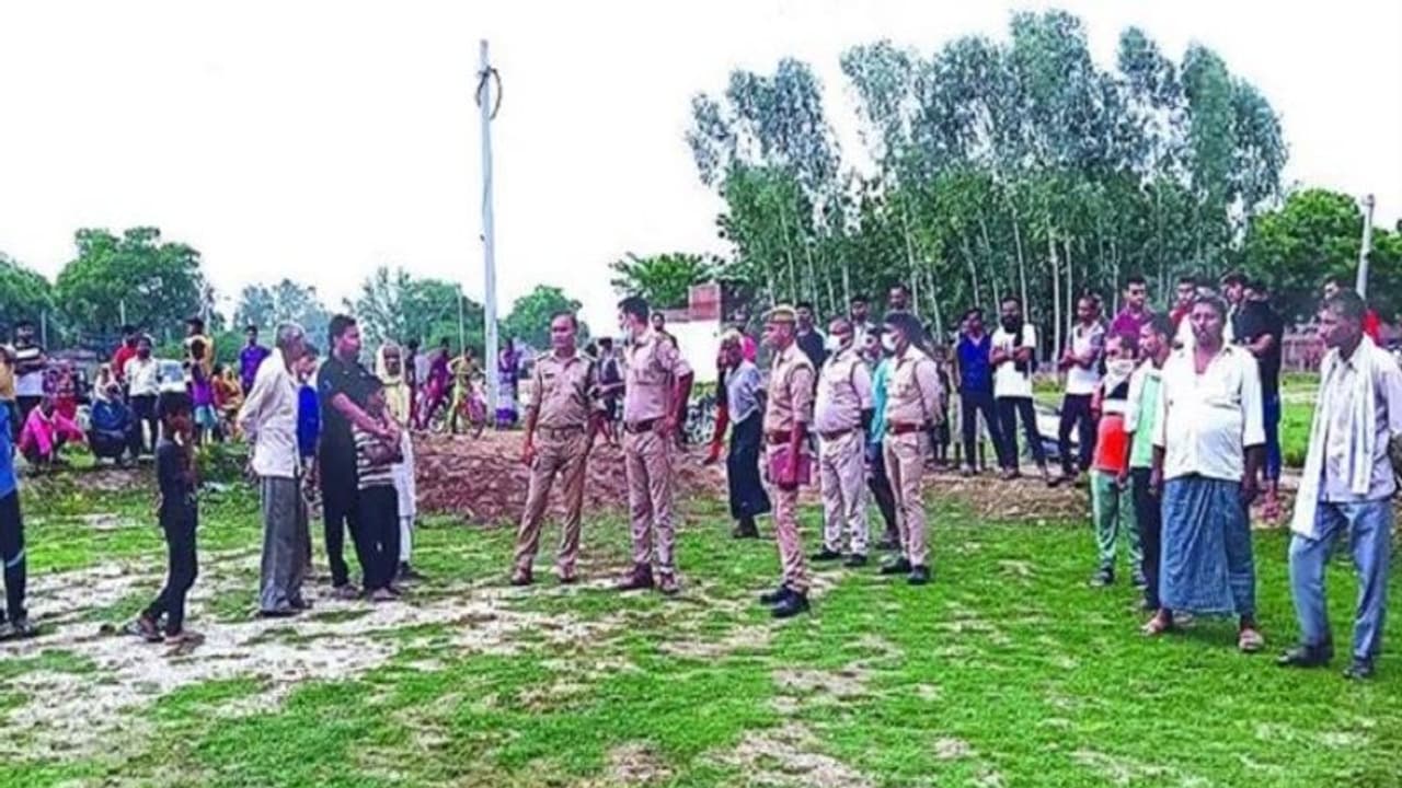 5 दिन तक बेटी के शव के साथ रहने वाले परिवार का एक और खौफनाक सच आया सामने, जानवरों के साथ भी किया था ऐसा सलूक 5 दिन तक बेटी के शव के साथ रहने वाले परिवार का एक और खौफनाक सच आया सामने, जानवरों के साथ भी किया था ऐसा सलूक