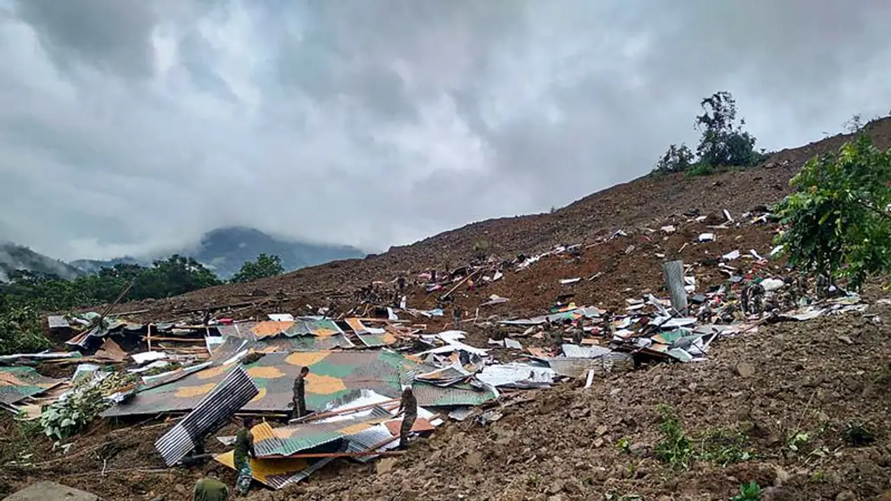 इंफाल में भारी भूस्खलन: चपेट में आया टेरिटोरियल आर्मी का कैंप, 7 जवानों की मौत, 55 लापता, रेस्क्यू जारी