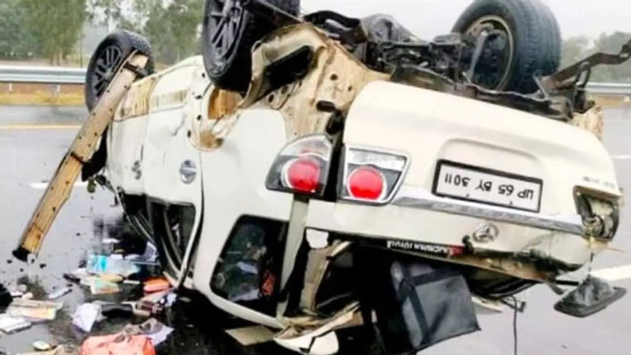 बीजेपी सांसद और भोजपुरी स्टार दिनेश लाल यादव के भाई का एक्सीडेंट,चकनाचूर हो गई कार, निरहुआ ने दी जानकारी बीजेपी सांसद और भोजपुरी स्टार दिनेश लाल यादव के भाई का एक्सीडेंट,चकनाचूर हो गई कार, निरहुआ ने दी जानकारी