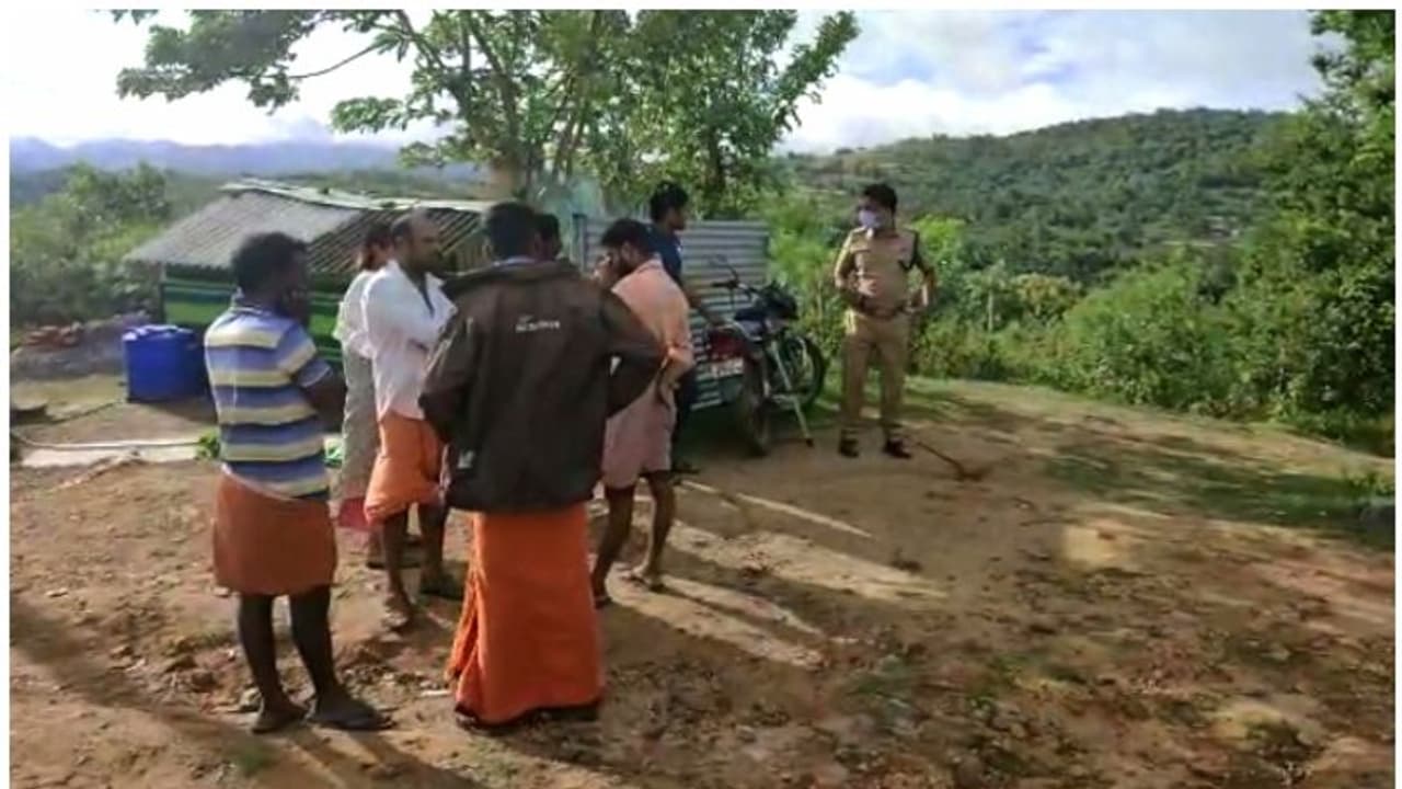 അട്ടപ്പാടിയിൽ യുവാവിന്റെ കൊലയിലേക്ക് നയിച്ചത് തോക്ക് കച്ചവടവുമായി ബന്ധപ്പെട്ട തർക്കം, നാല് പേർ അറസ്റ്റിൽ അട്ടപ്പാടിയിൽ യുവാവിന്റെ കൊലയിലേക്ക് നയിച്ചത് തോക്ക് കച്ചവടവുമായി ബന്ധപ്പെട്ട തർക്കം, നാല് പേർ അറസ്റ്റിൽ