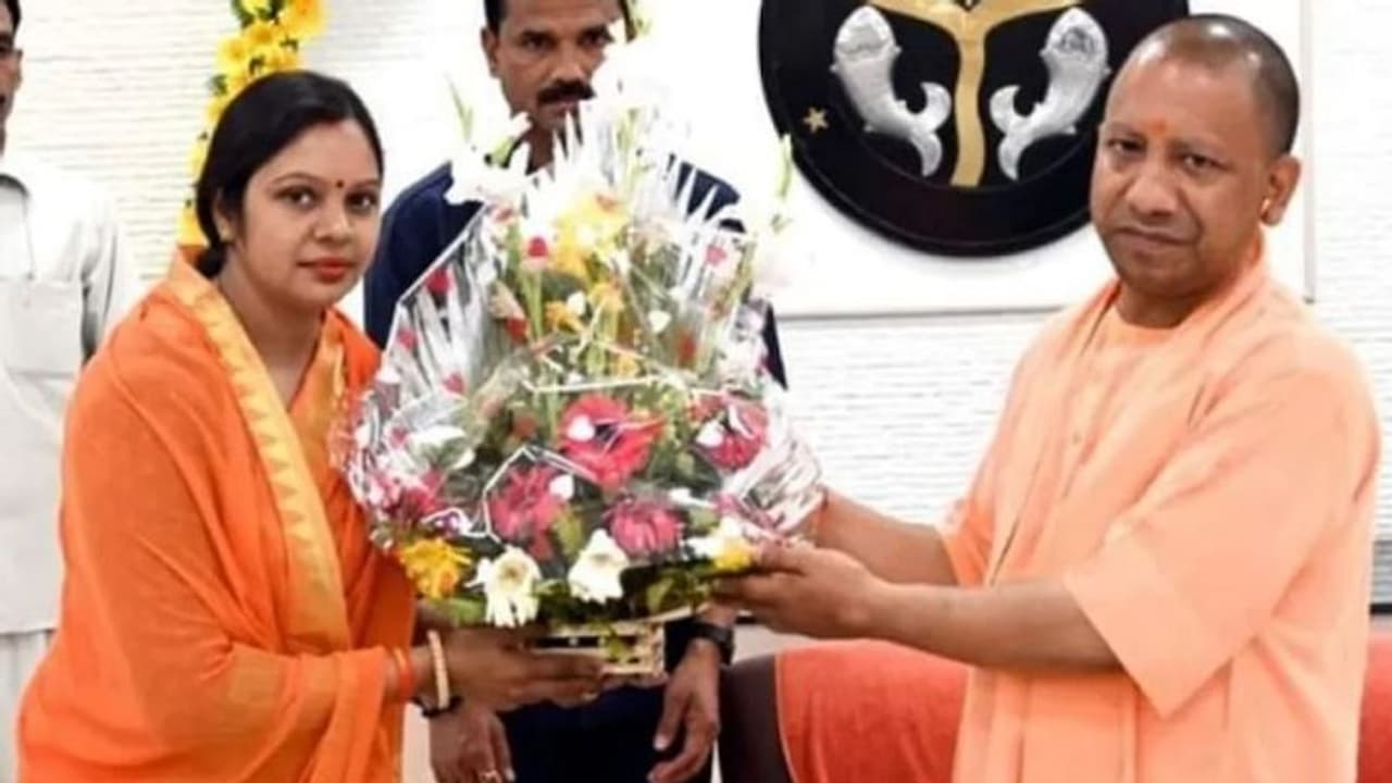 'अधिकारी ने ब्लैक लिस्ट में डाल दिया मेरा फोन' बीजेपी विधायक ओममणि वर्मा ने बैठक में कुछ इस तरह से खोली पोल 'अधिकारी ने ब्लैक लिस्ट में डाल दिया मेरा फोन' बीजेपी विधायक ओममणि वर्मा ने बैठक में कुछ इस तरह से खोली पोल