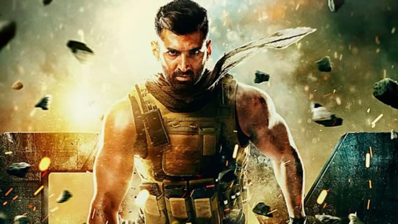 রাষ্ট্র কবচ ওএম রিভিউ: আদিত্য রায় কাপুরের শক্ত বাইসেপ এই অর্ধ নির্মিত অ্যাকশন থ্রিলার বহন করতে অক্ষম রাষ্ট্র কবচ ওএম রিভিউ: আদিত্য রায় কাপুরের শক্ত বাইসেপ এই অর্ধ নির্মিত অ্যাকশন থ্রিলার বহন করতে অক্ষম